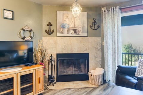 Relax & Unwind by the Sea! Unit in Ocean Shores Apartment in Ocean Shores