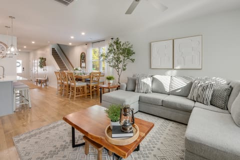 'Palmetto Breeze Retreat' Pool & Coastal Elegance House in Bluffton