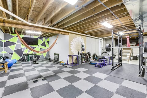 Family Home on 9 Acres! Climbing Wall & Gym House in Ohio