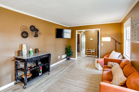 6 Mi to Lake Murray! Pet-Friendly Haven w/ Yard House in Columbia