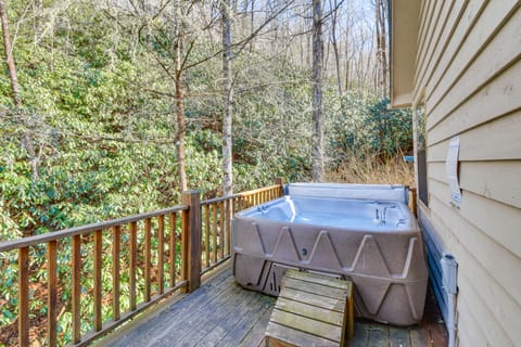 Hot Tub & Streamside Bliss! Topton Mtn Haven House in Nantahala
