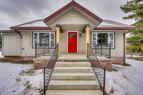 Willard Home On Working Farm w/ Water Views! House in Ohio