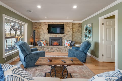 Lake Dardanelle Home w/ Dock! Fish On-Site House in Arkansas