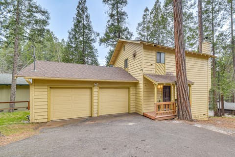 < 1 Mi to Twain Harte Lake: Forest-View Retreat! House in Twain Harte