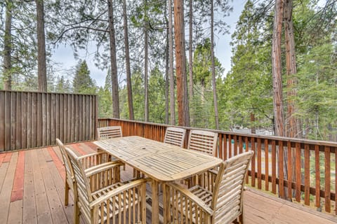 < 1 Mi to Twain Harte Lake: Forest-View Retreat! House in Twain Harte