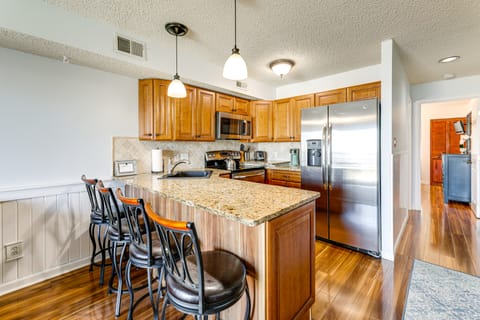 Pool, Sunset Views & Prime Setting! Ocean City Gem Apartment in Ocean City