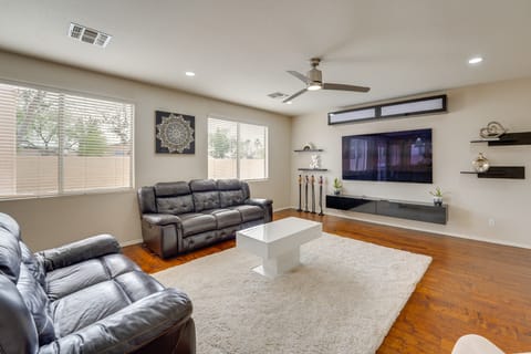 Pool & Great Location! Smart Home in Chandler House in Gilbert