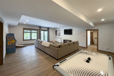 Luxe Mountain Home w/ Chef’s Kitchen & Okemo Views House in Ludlow