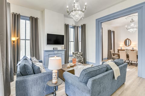 Walk to The Strand: Historic Family Base w/ Yard! House in Texas City