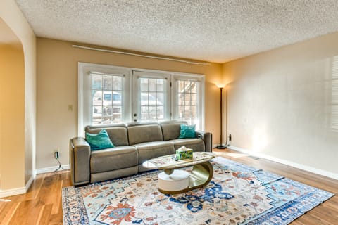 Extended Stay in Denver Area! Pet-Friendly Retreat Apartment in Aurora