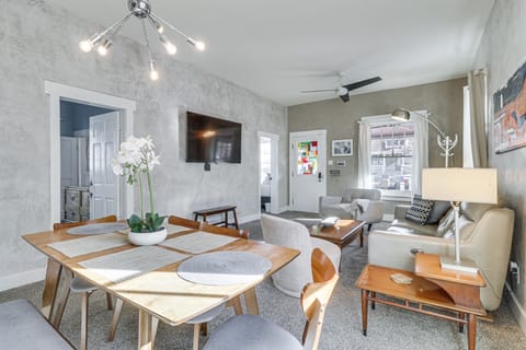 Deck & Home Office: Walkable Albuquerque Home House in Albuquerque