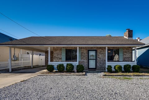 Steps to Sea! Panama City Gem w/ Pet-Friendly Yard House in Lower Grand Lagoon