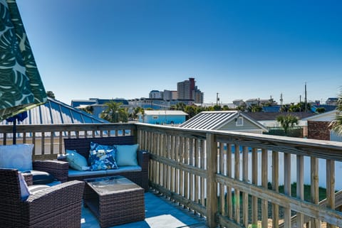 Steps to Sea! Panama City Gem w/ Pet-Friendly Yard House in Lower Grand Lagoon