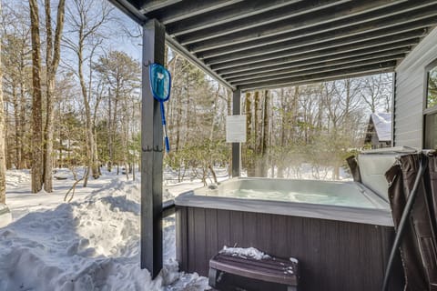 Poconos Ski Base w/ Hot Tub & Game Room! House in Hickory Run State Park