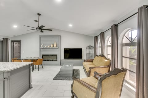 Poolside Bliss! Port Charlotte Haven 4 Mi to Beach House in Port Charlotte