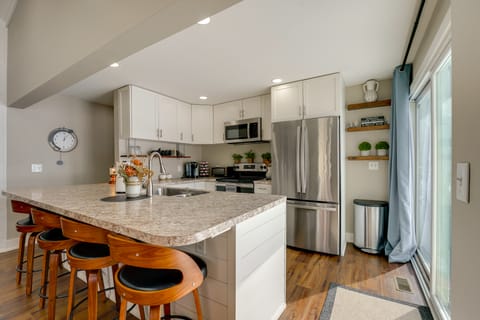 Hike, Fish & Golf: Waterfront Gem on Camp Lake! House in Michigan