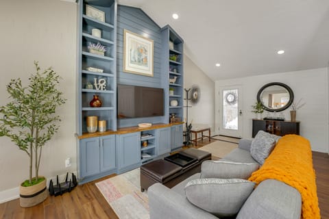 Hike, Fish & Golf: Waterfront Gem on Camp Lake! House in Michigan