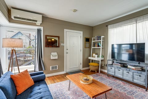 Walkable Spot, Fenced Yard! Ballard Craftsman Home House in Ballard