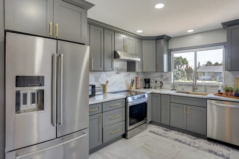 Work & Play! Home 5 Mi to Huntington City Beach House in Westminster