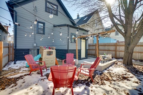 Heart of Bay View Neighborhood! Modern Retreat House in Milwaukee