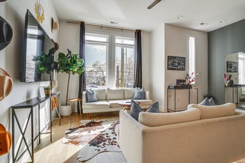 Rooftop Deck! Centrally Located Nashville Townhome Apartment in Nashville