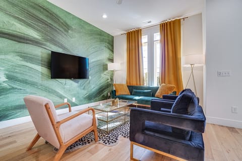 1 Mi to Nashville General: Upscale Townhome Apartment in Nashville