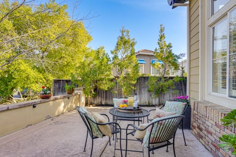 Fairfield Wine Country Getaway w/ Backyard Oasis! House in Fairfield