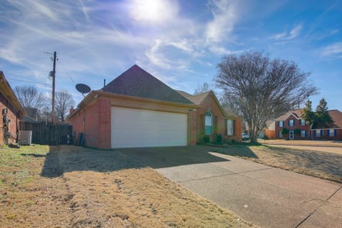 Walk to the Greenline: Sleek Cordova Home w/ Patio House in Cordova