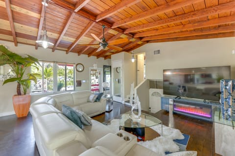 Oakland Park Gem w/ Year-Round Pool, 4 Mi to Beach House in Oakland Park