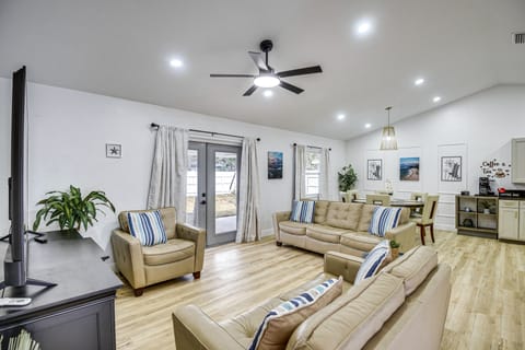 5 Mi to Beach & Main St Pier: Quiet Family Getaway House in Holly Hill