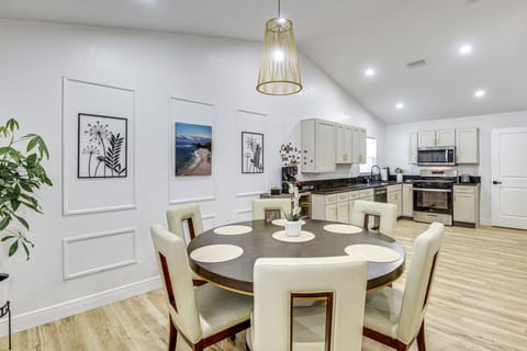 5 Mi to Beach & Main St Pier: Quiet Family Getaway House in Holly Hill