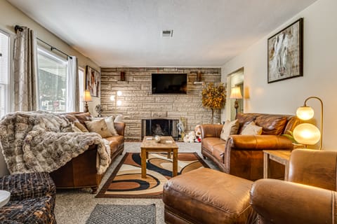 1 Mi to Butler! Family-Friendly Indianapolis Home House in Indianapolis