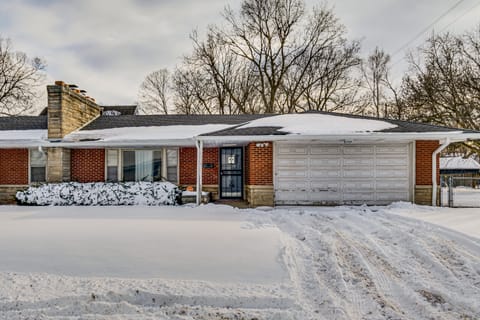 1 Mi to Butler! Family-Friendly Indianapolis Home House in Indianapolis