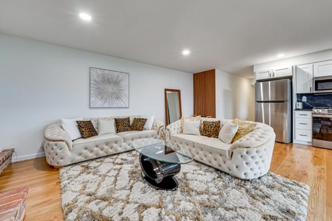 Stunning Lake Sammamish Views! Bellevue Retreat House in Bellevue