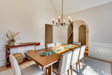 Serene Lake Lanier Home: Walk to Dock & Fire Pit House in Lake Lanier