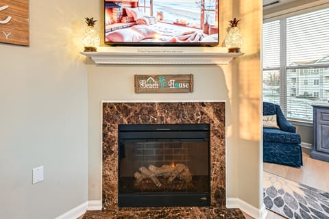 Bay-n-Beach! Comfy Coastal Condo in Lewes! Apartment in Sussex County