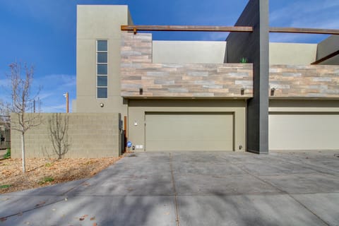 Sunnyside View: ABQ Home Near Old Town & BioPark! Apartment in Albuquerque