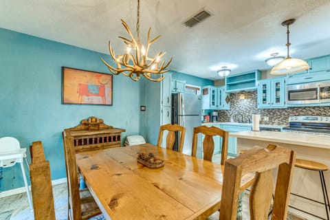 2 Mi to Midtown: Ruidoso Retreat w/ Hot Tub! House in Ruidoso