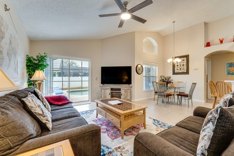 Poolside Oasis & Game Room Fun! Gem in Haines City House in Haines City