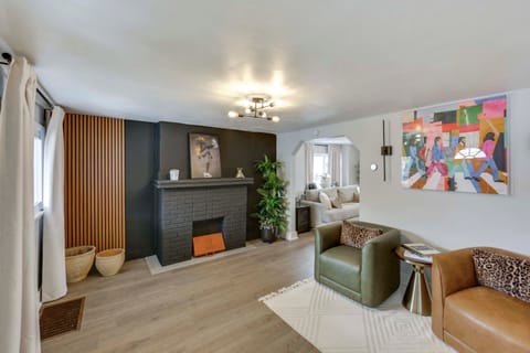 5 Mi to PNC Park: Pittsburgh Game Day Getaway! House in Allegheny River