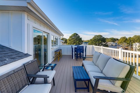 Family Friendly! Canal-Front Gem in Bethany Beach House in South Bethany