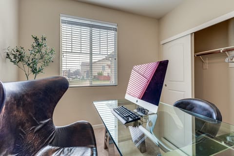 Sophisticated Sanctuary: 8 Mi to Lodi Wineries! House in Stockton