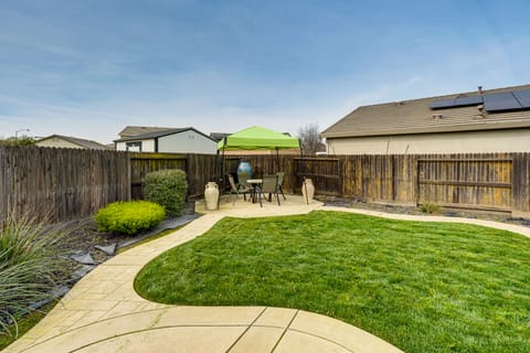 Sophisticated Sanctuary: 8 Mi to Lodi Wineries! House in Stockton