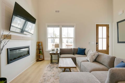 Steps to Marina! Lake Greenwood Home w/ Patios House in Lake Greenwood