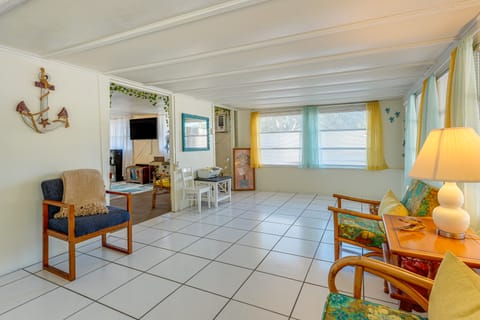 Sun & Sand in St Pete! Family Home w/ Tiki Bar House in Gulfport