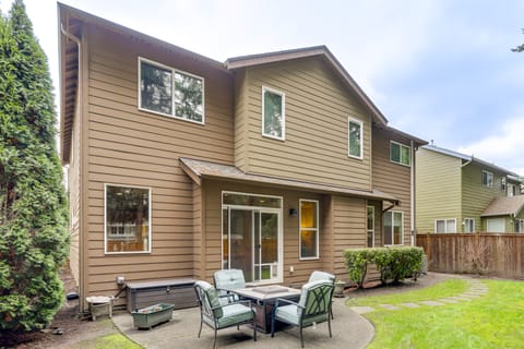 Gateway to Greater Seattle! Spacious, Modern Home House in Bothell