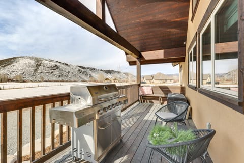 Fish, Hike & Ski: Mtn-View Gunnison Home w/ Sauna House in Colorado
