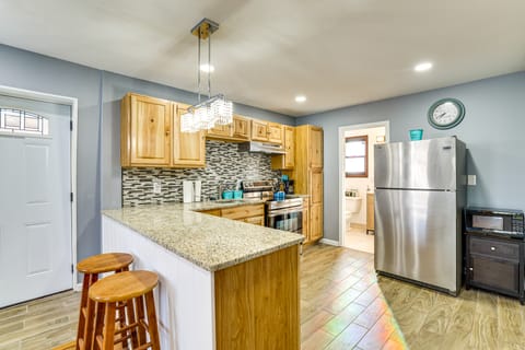 Family Getaway w/ Deck Near Tobyhanna State Park House in Tobyhanna