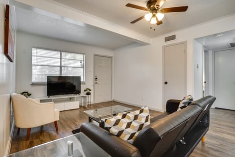 Game Day Location! Arlington Home w/ Private Yard Apartment in Arlington