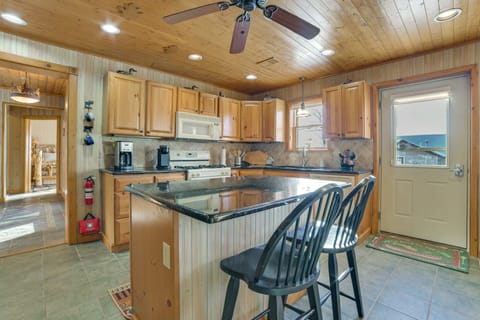 Live Lake Life! Johannesburg Compound Near Trails House in Michigan